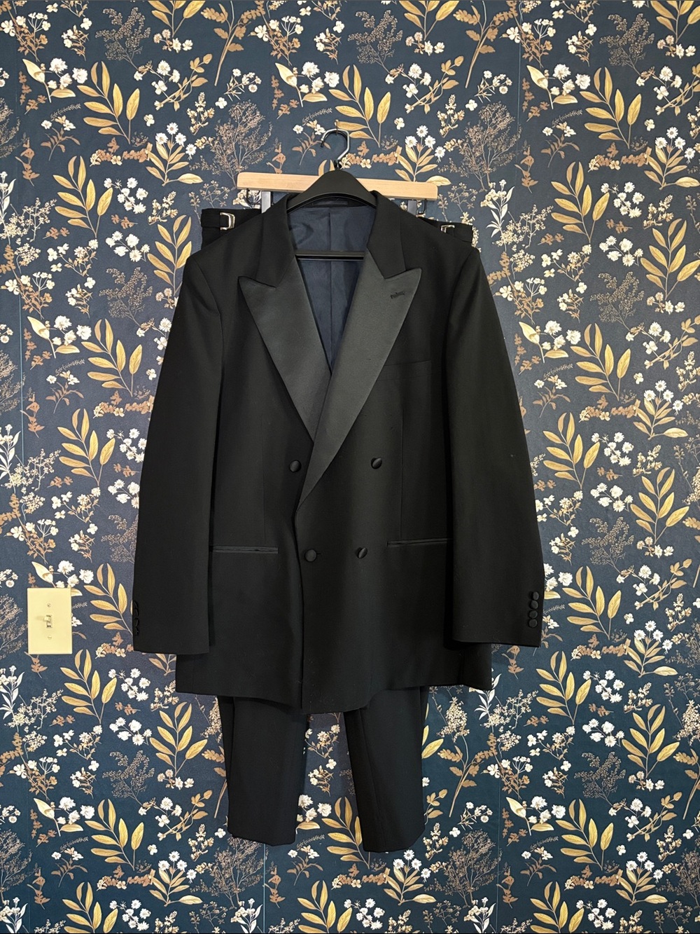 Giorgio Patrino Men's Black Double-Breasted Tuxedo Jacket and Pants Size 46L